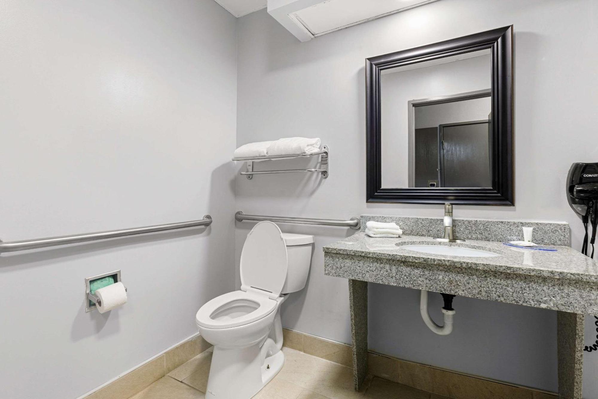 Clarion Pointe Hinesville Near Fort Stewart المظهر الخارجي الصورة