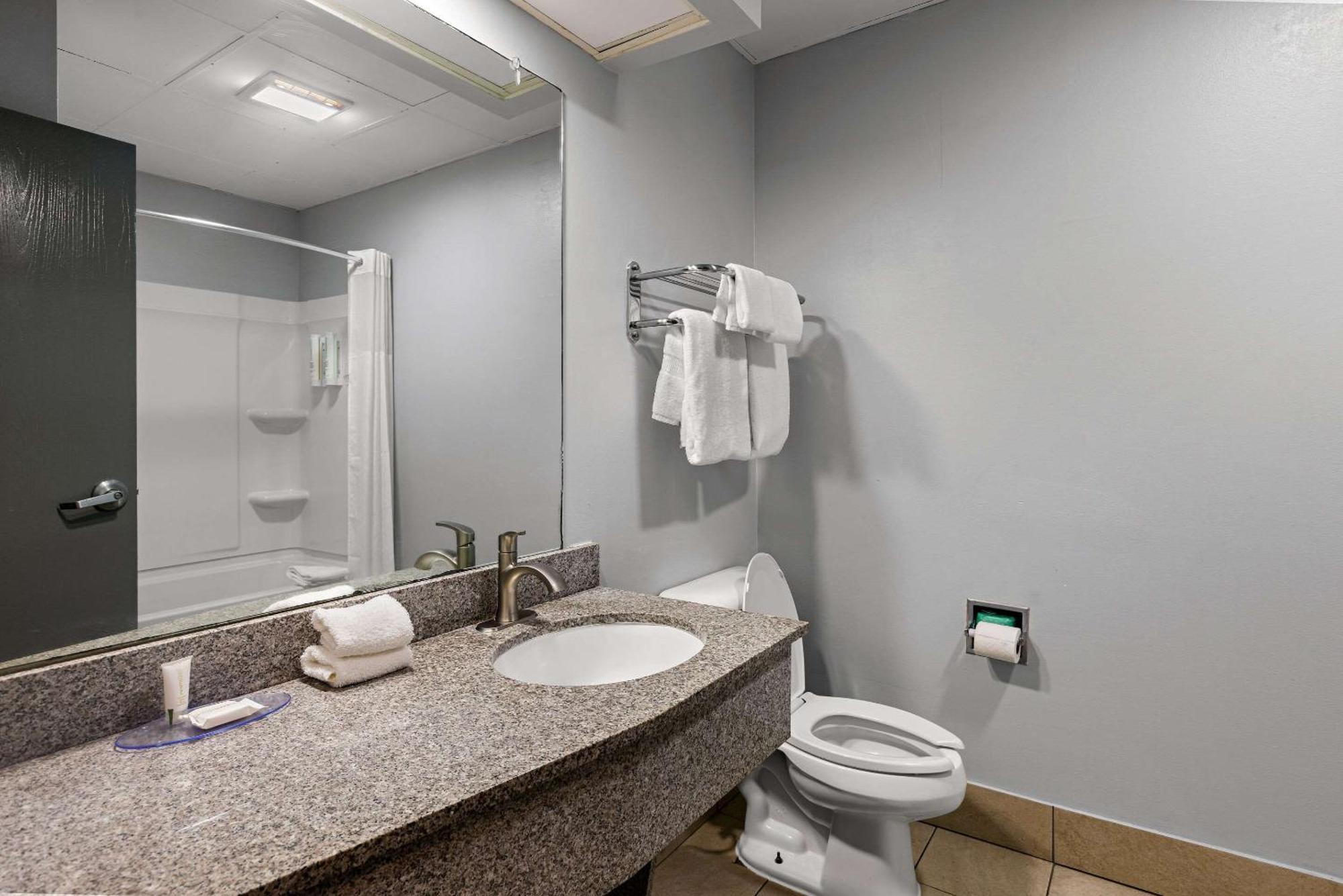 Clarion Pointe Hinesville Near Fort Stewart المظهر الخارجي الصورة